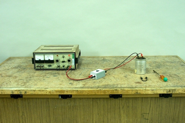 Capacitor spark