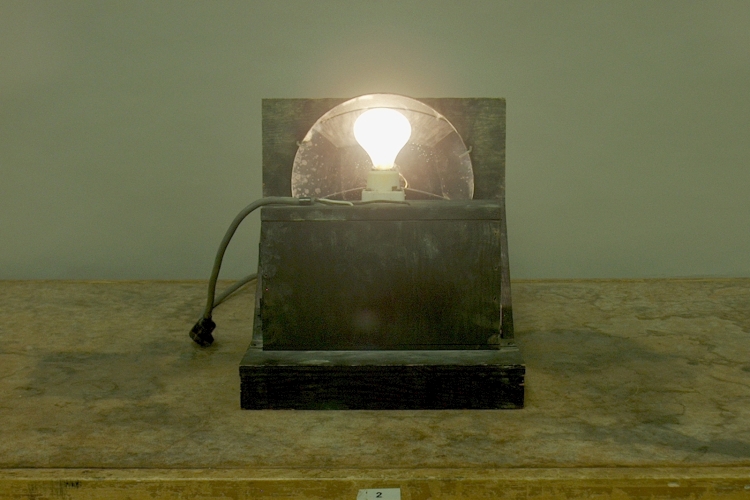 Phantom light bulb
