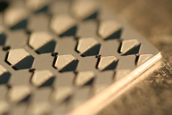 Mechanical resonator